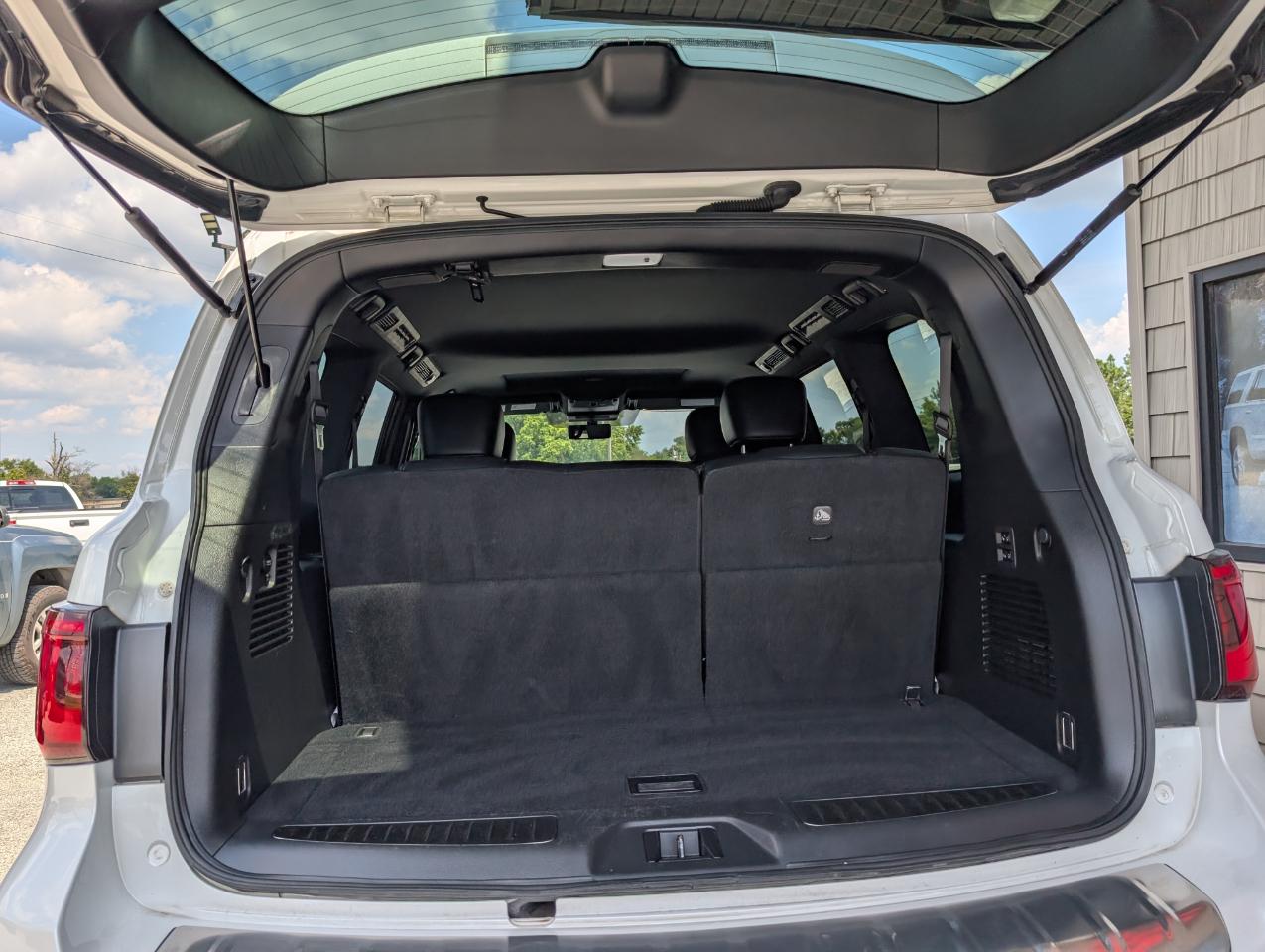 Infiniti QX80 LUXE 2020
