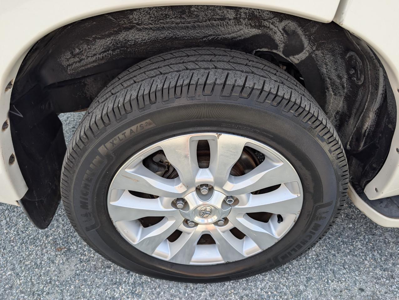 Toyota Sequoia Platinum 2013