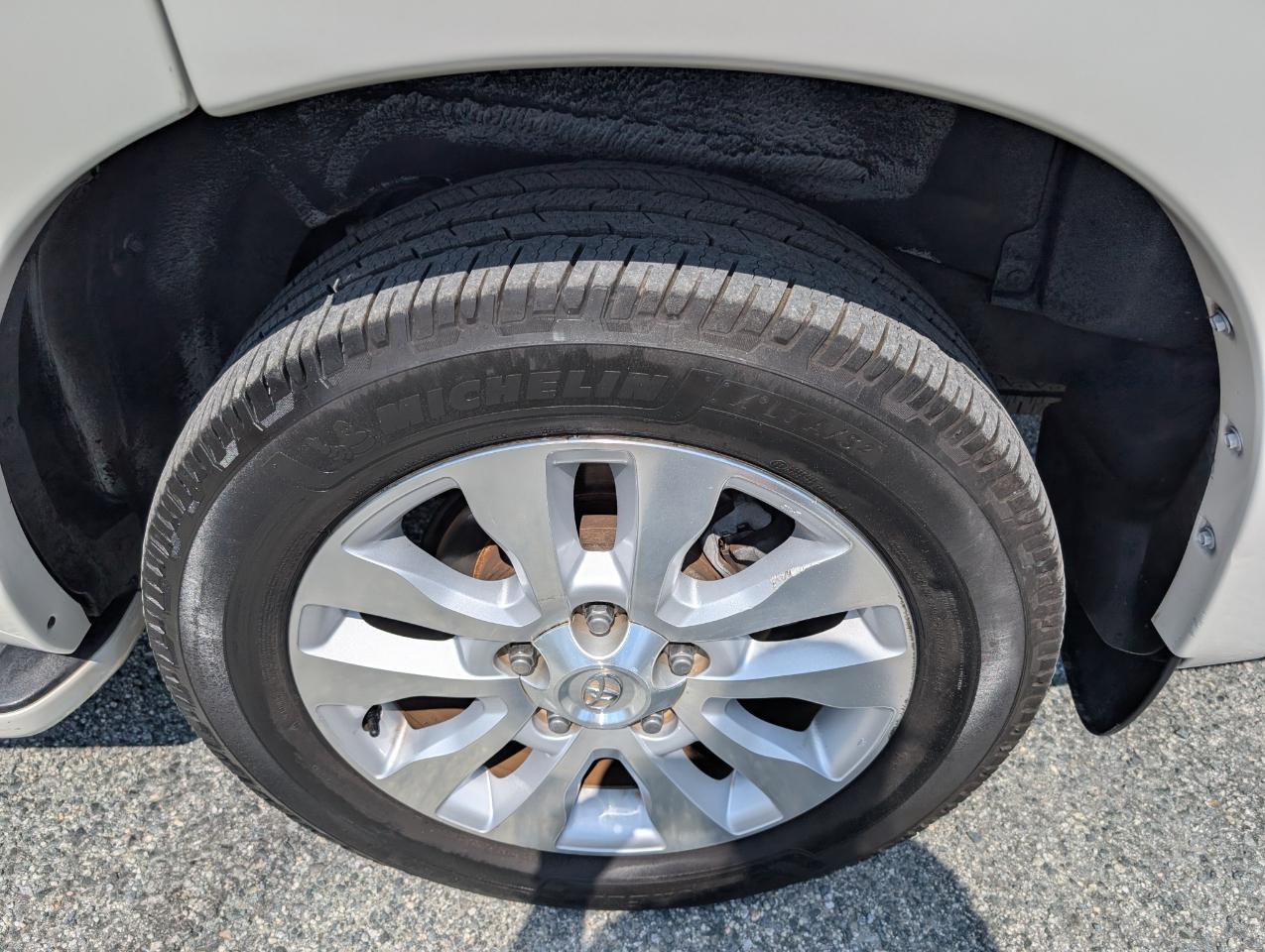 Toyota Sequoia Platinum 2013