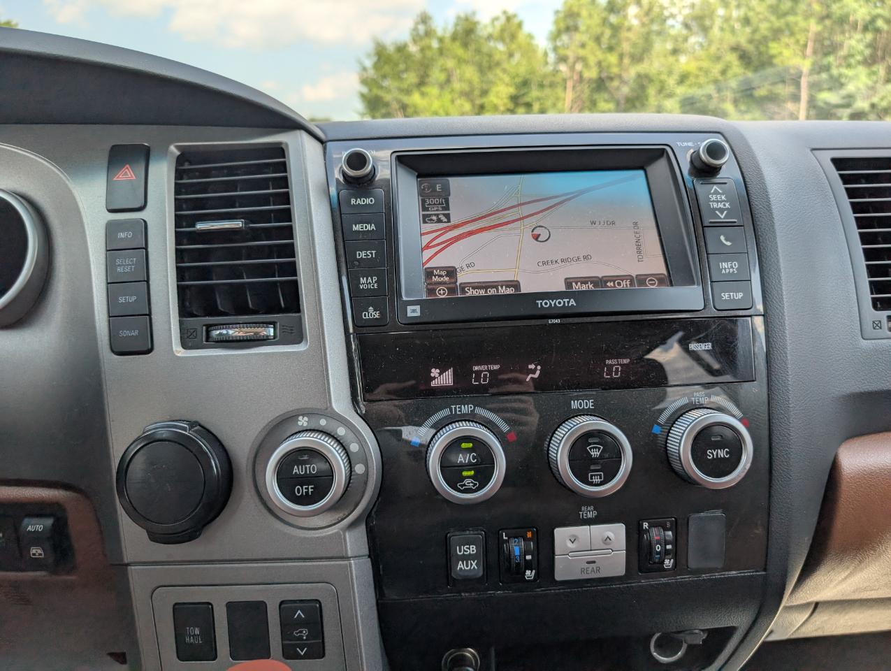 Toyota Sequoia Platinum 2013