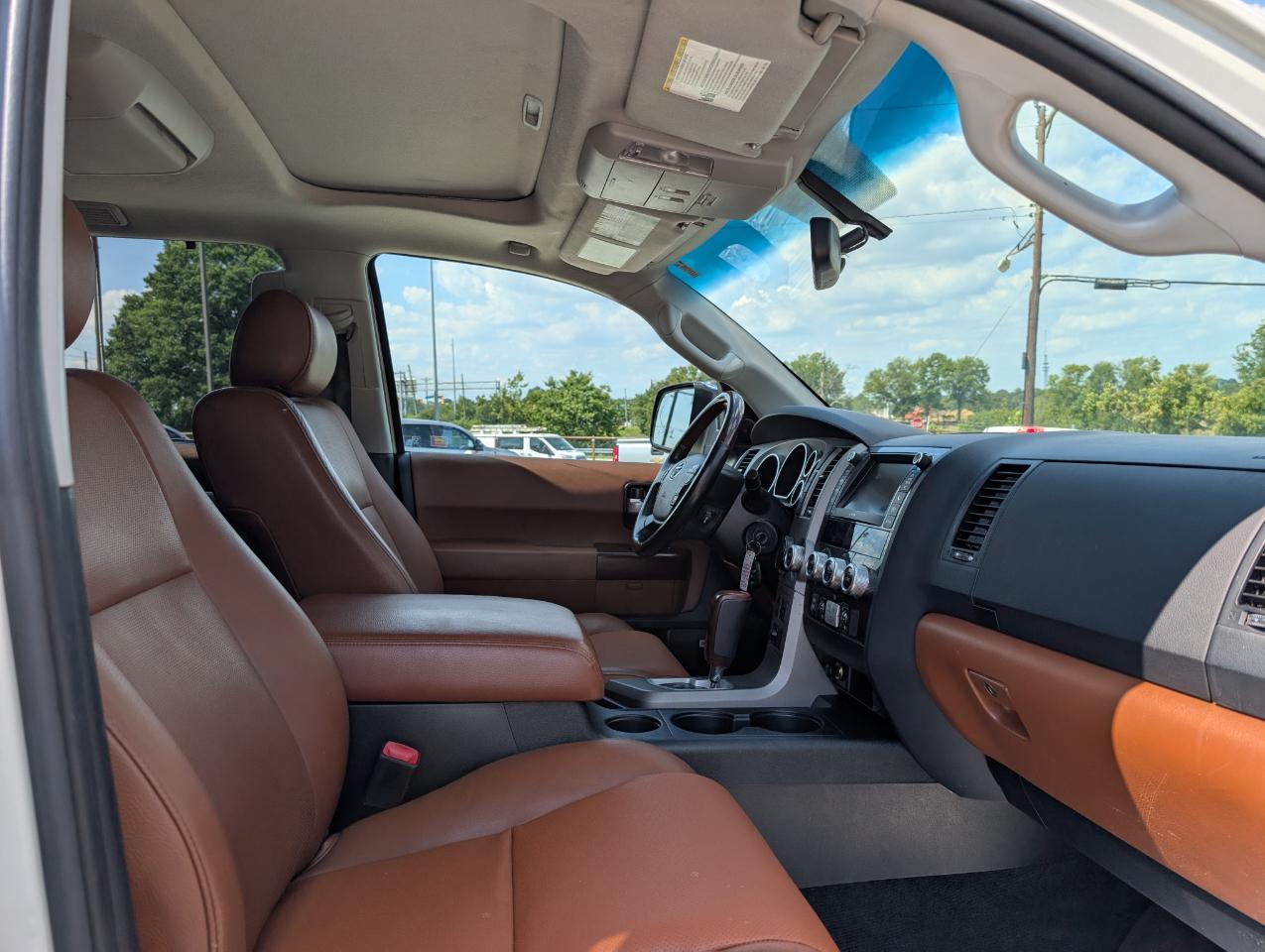 Toyota Sequoia Platinum 2013
