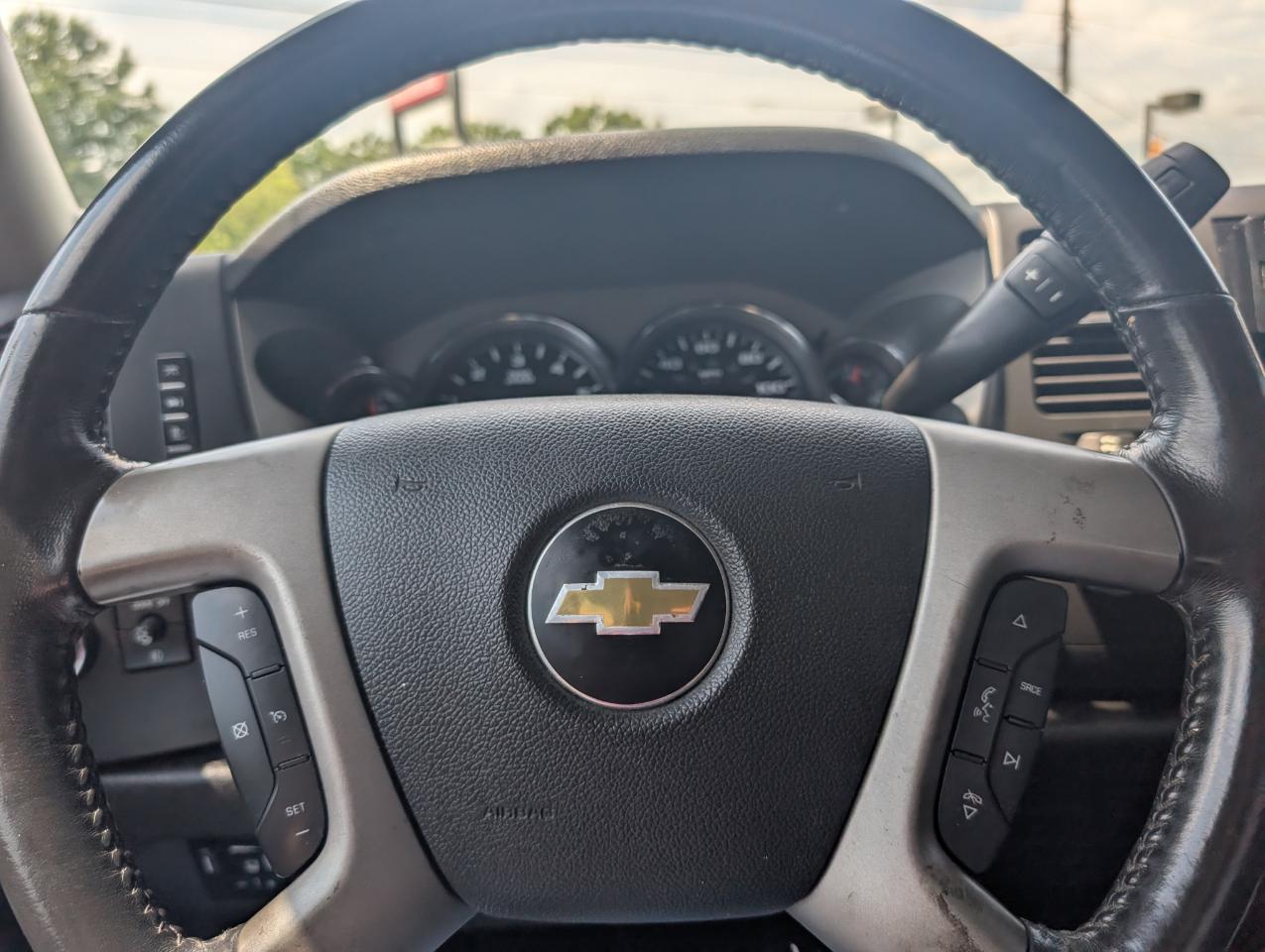 Chevrolet Silverado 2500HD LT Crew Cab 4WD 2012