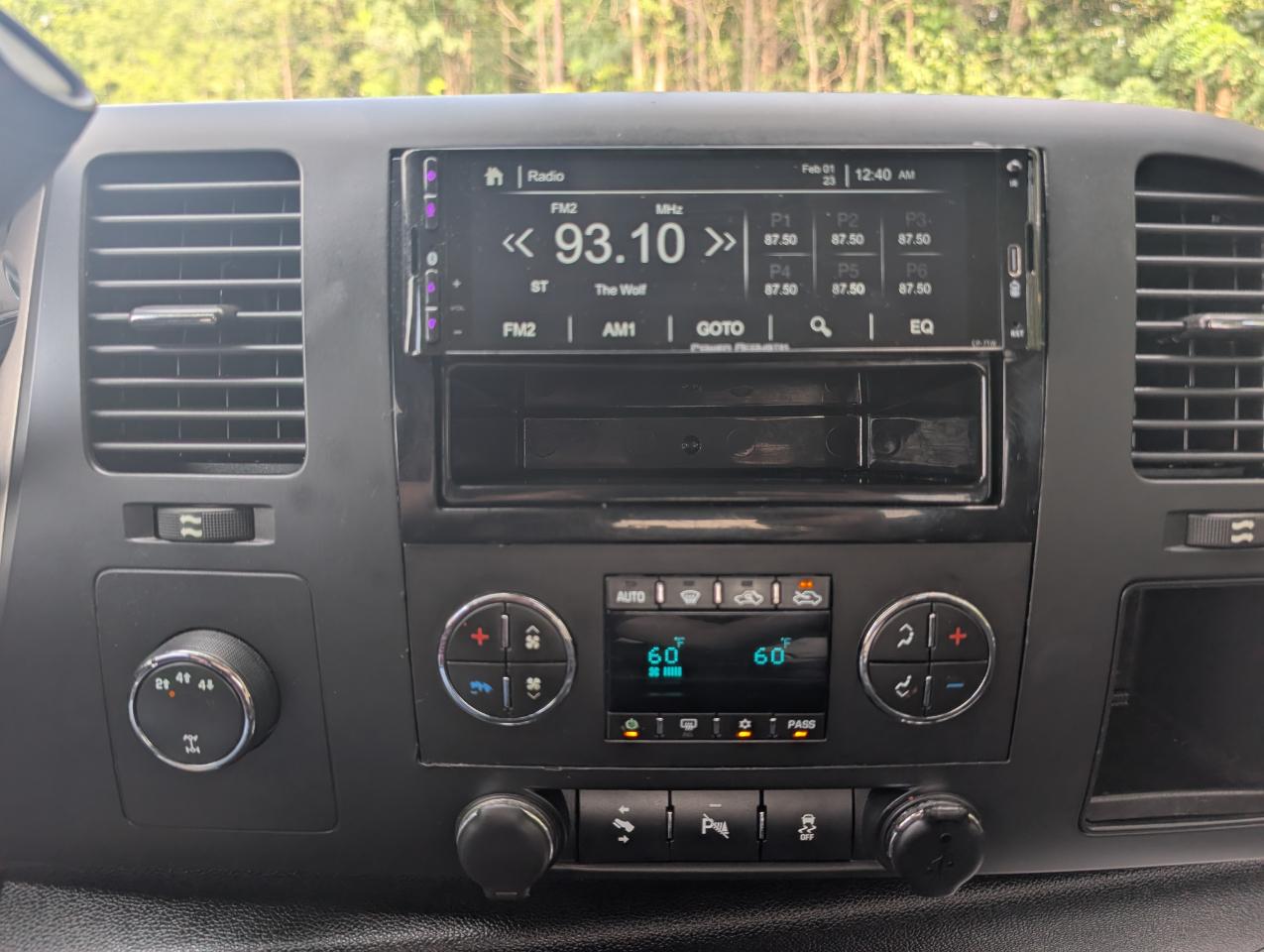 Chevrolet Silverado 2500HD LT Crew Cab 4WD 2012