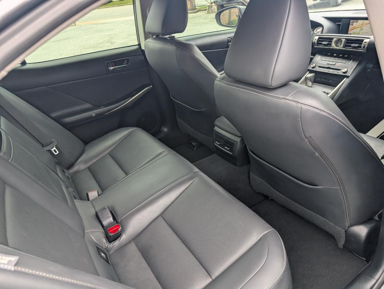 Lexus IS 350  2015