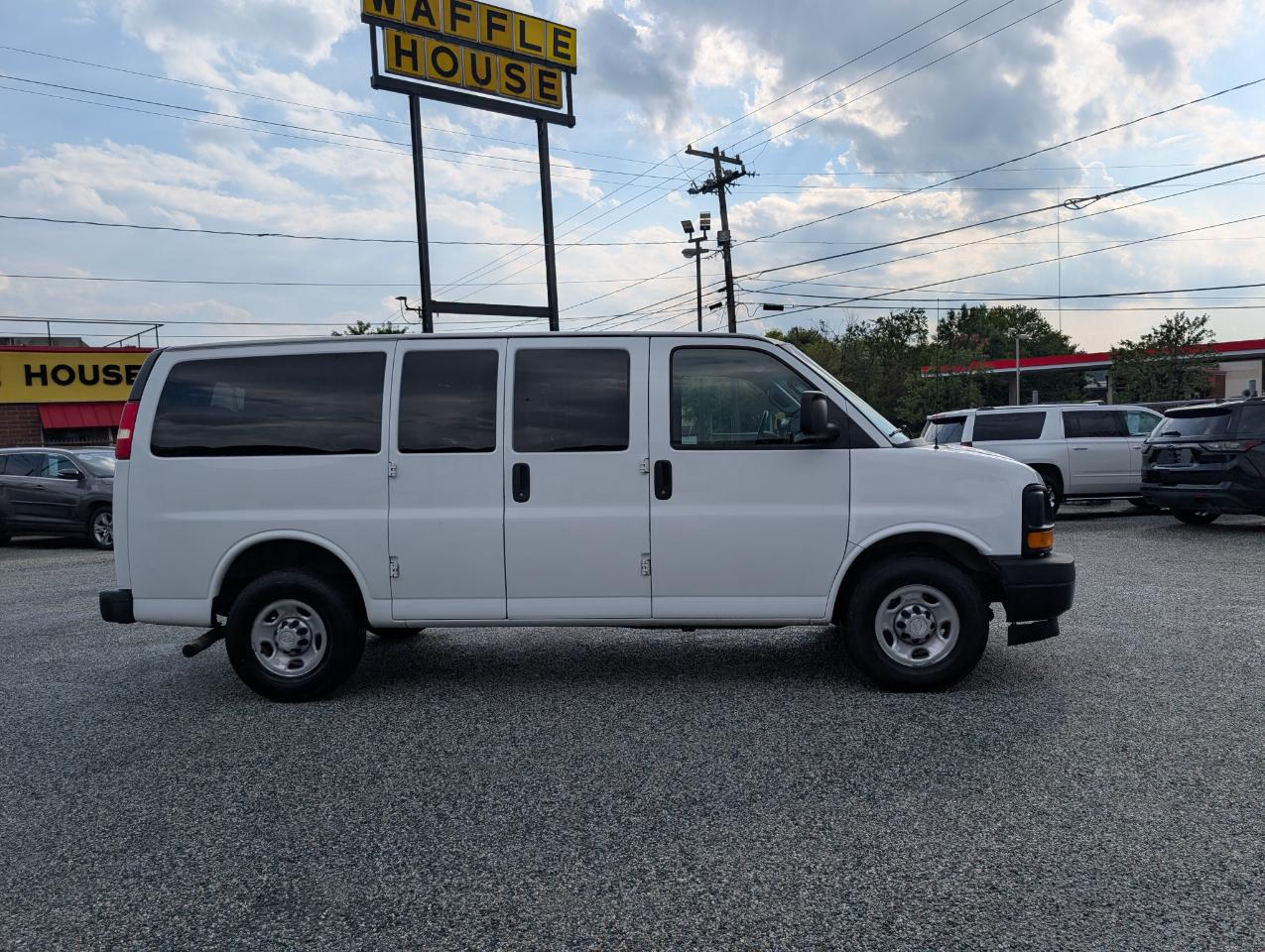 Chevrolet Express Passenger  2017