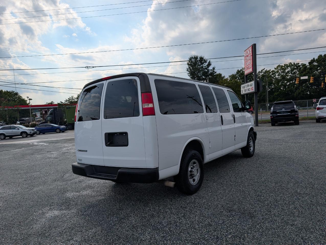 Chevrolet Express Passenger  2017