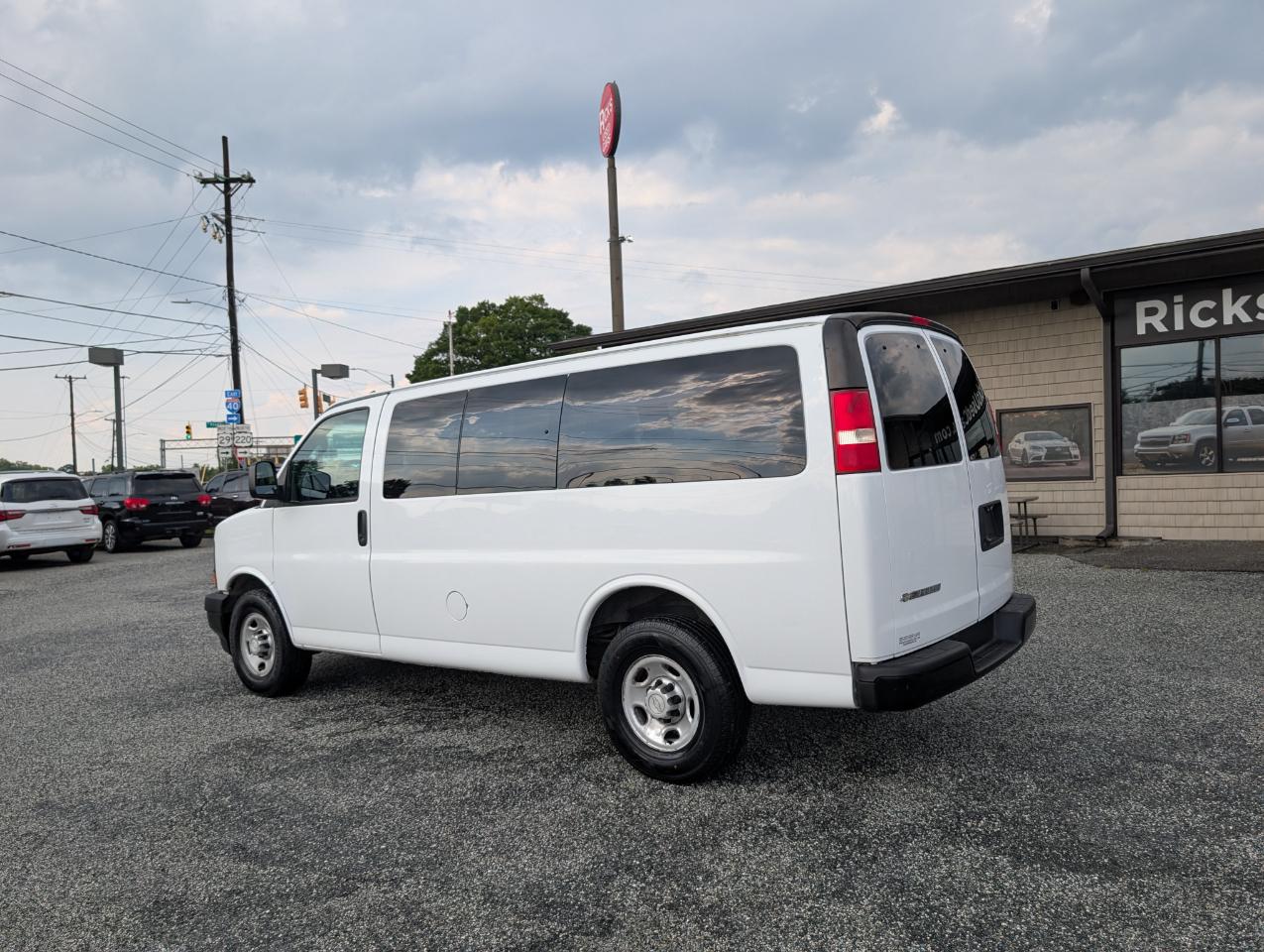 Chevrolet Express Passenger  2017