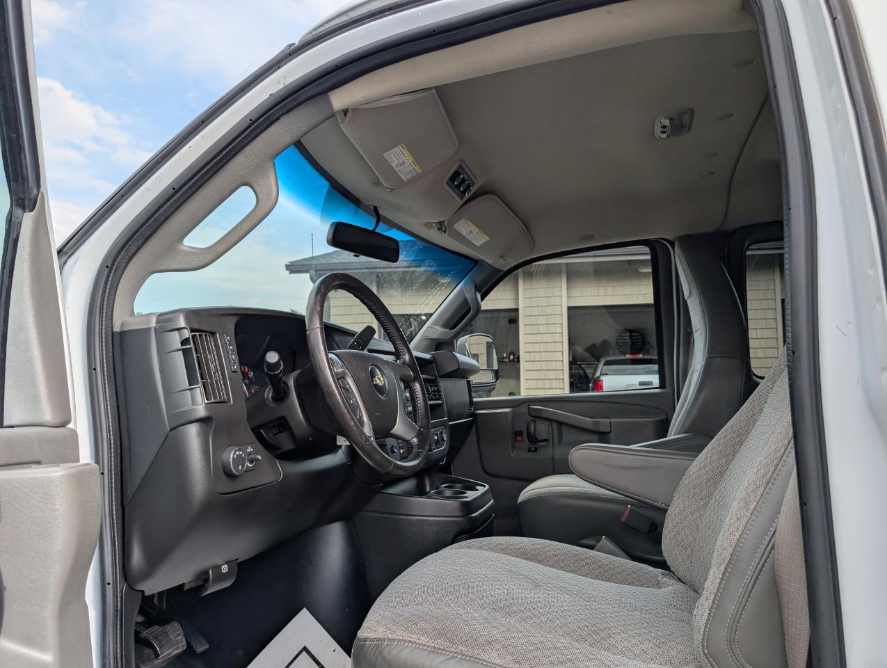 Chevrolet Express Passenger  2017