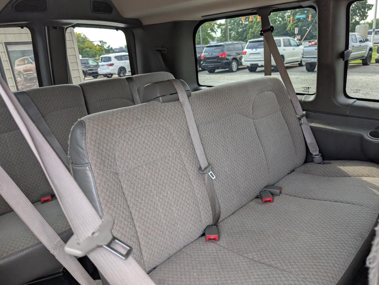 Chevrolet Express Passenger  2017