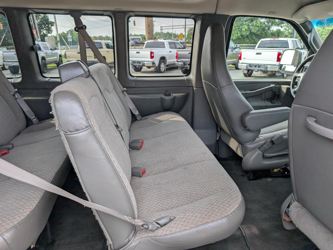 Chevrolet Express Passenger  2017