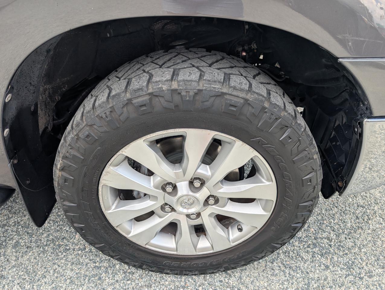 Toyota Tundra Limited CrewMax 4WD 2013