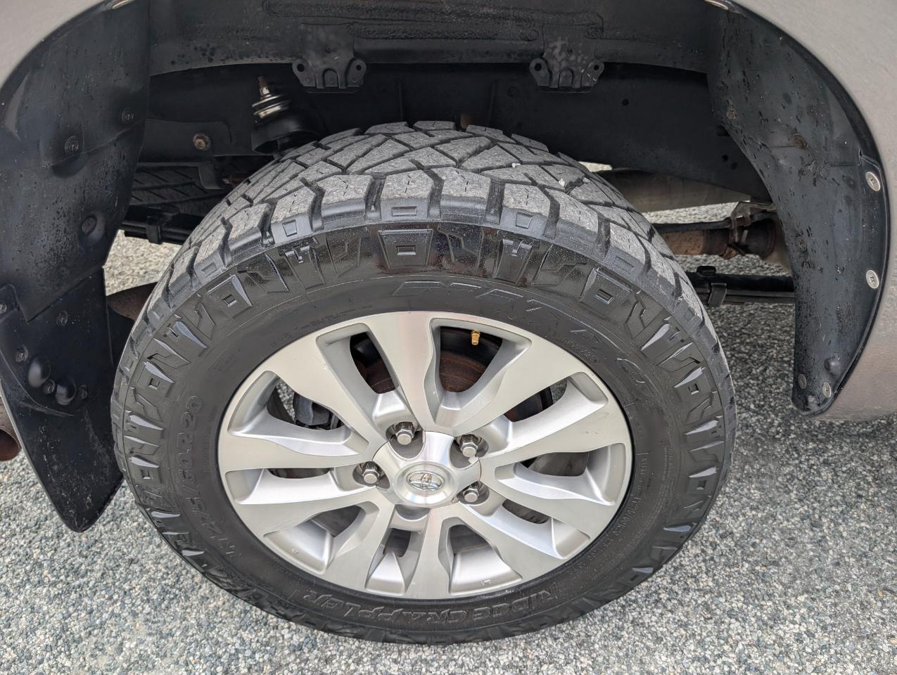 Toyota Tundra Limited CrewMax 4WD 2013