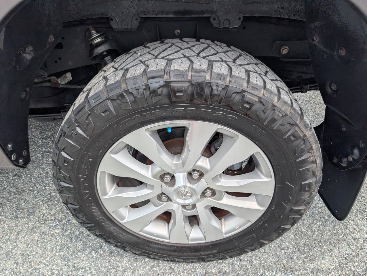 Toyota Tundra Limited CrewMax 4WD 2013