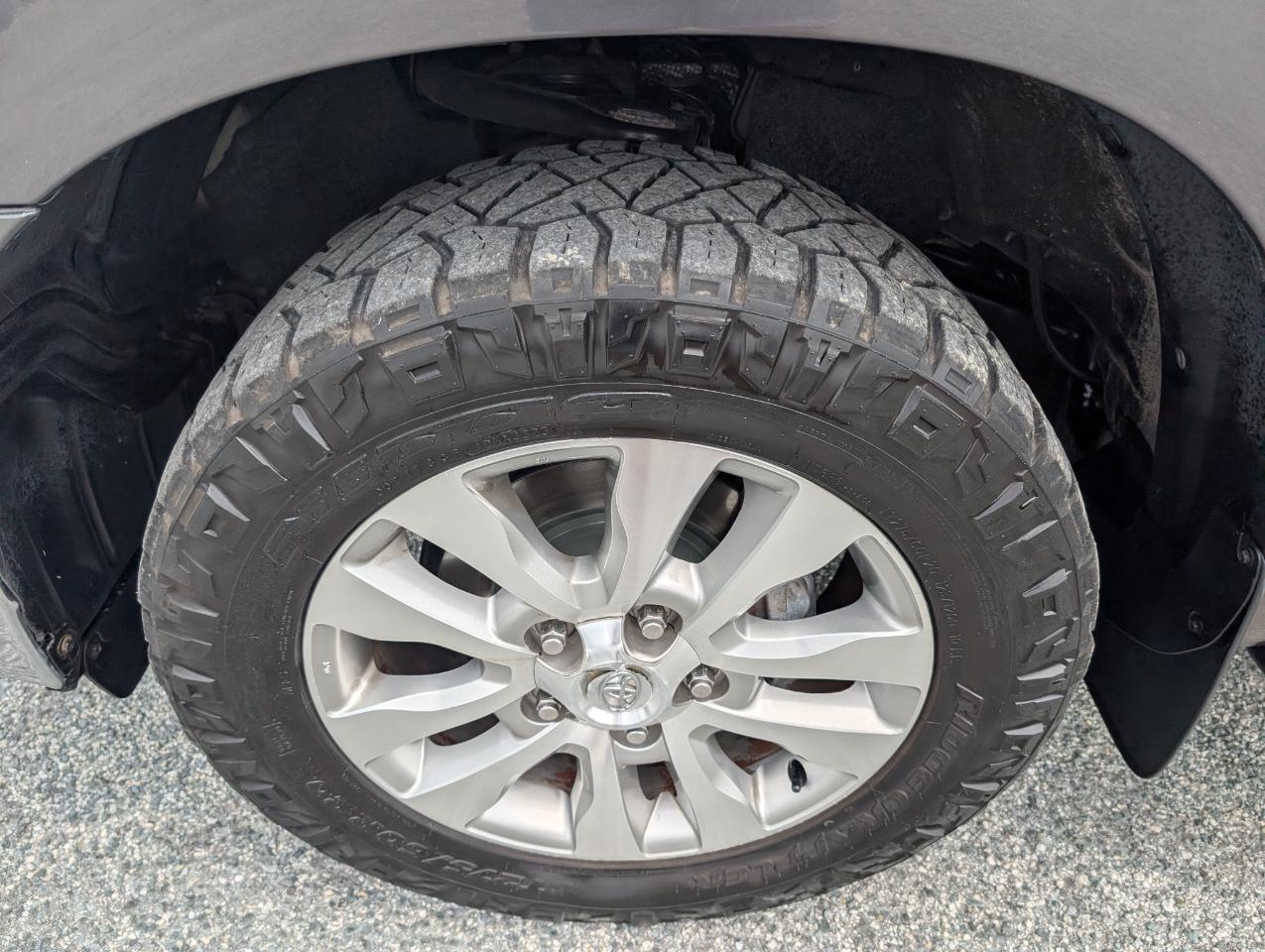 Toyota Tundra Limited CrewMax 4WD 2013