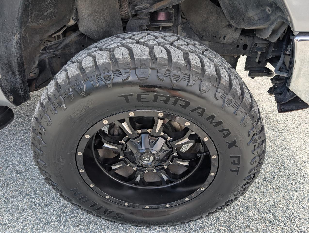 Toyota Tundra Limited CrewMax 4WD 2011