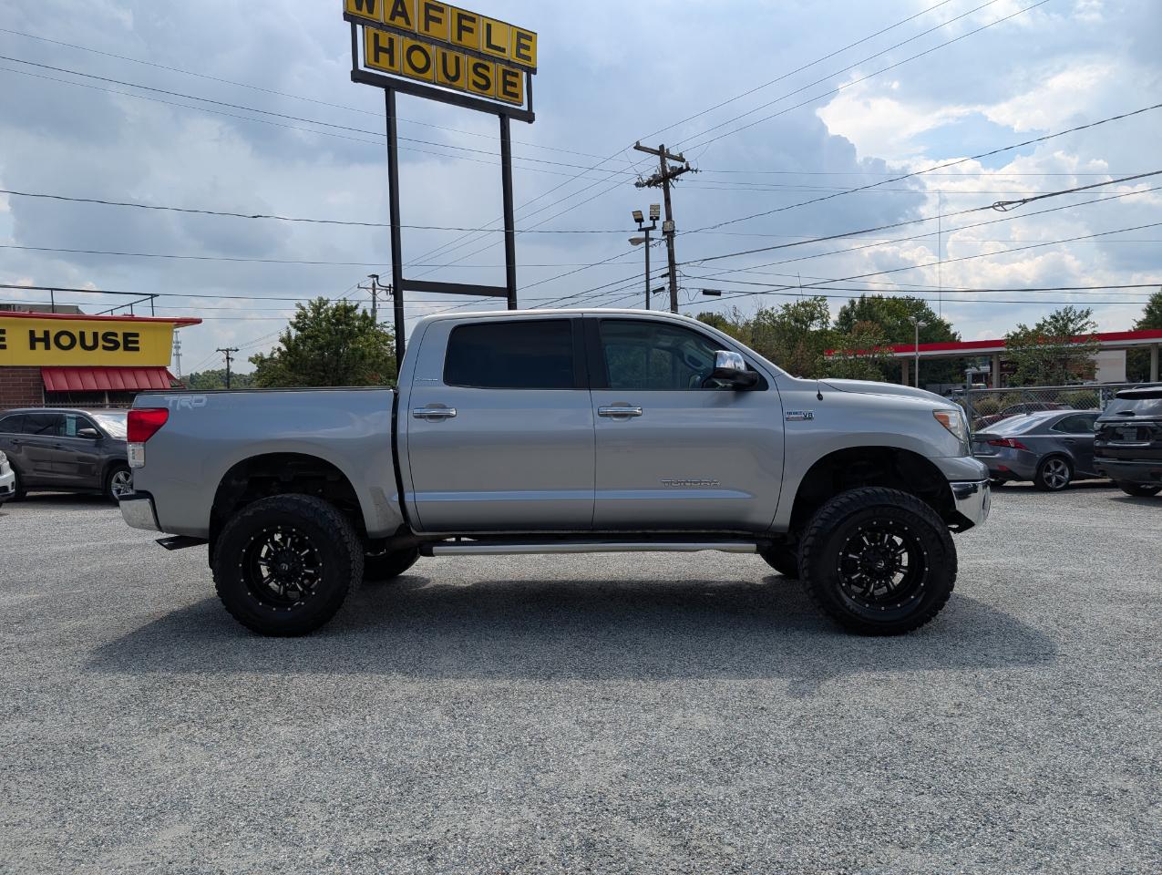 Toyota Tundra Limited CrewMax 4WD 2011