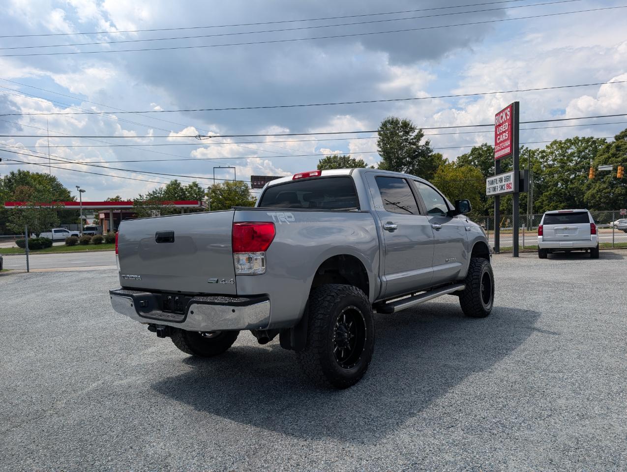 Toyota Tundra Limited CrewMax 4WD 2011