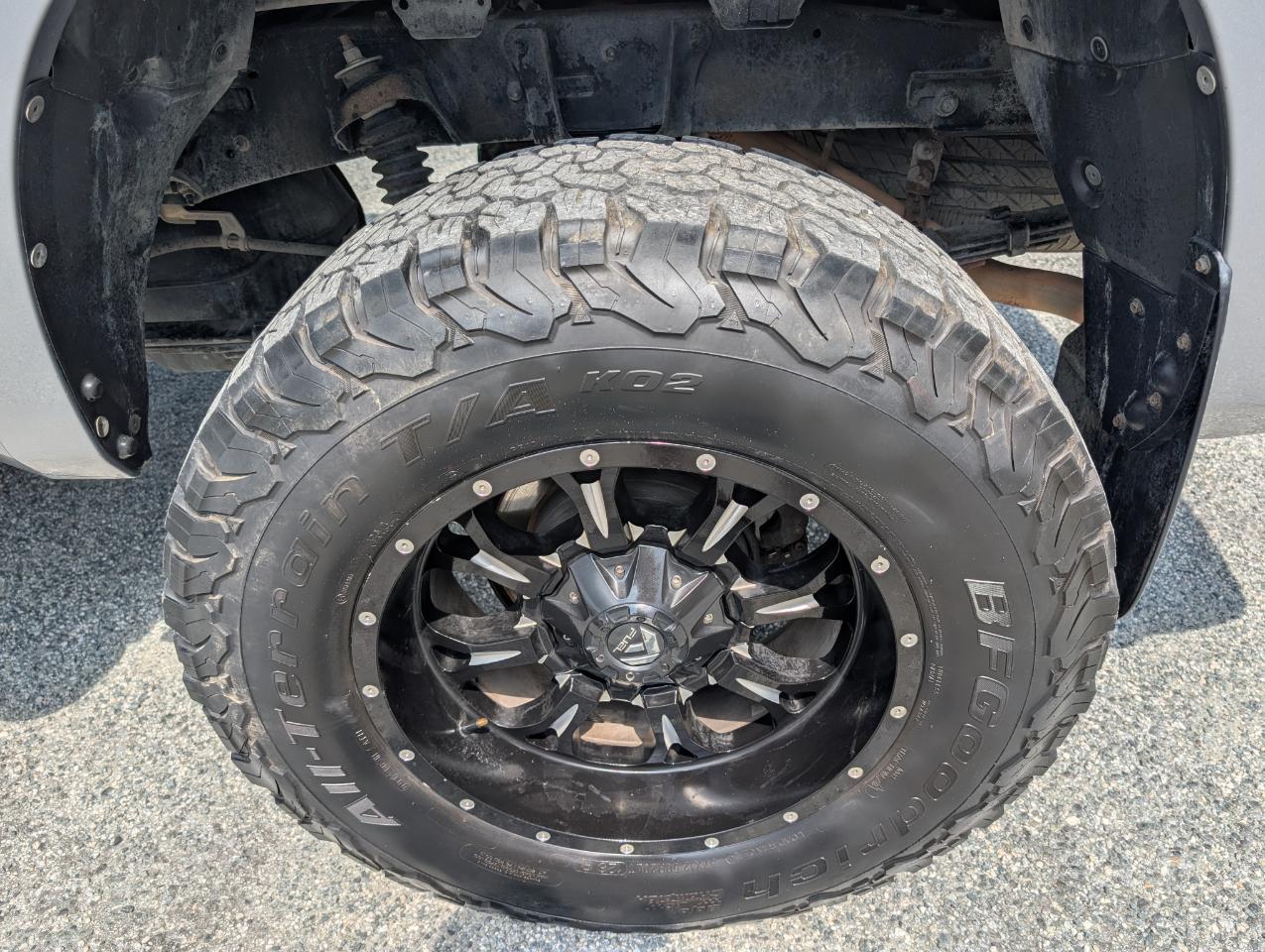 Toyota Tundra Limited CrewMax 4WD 2011