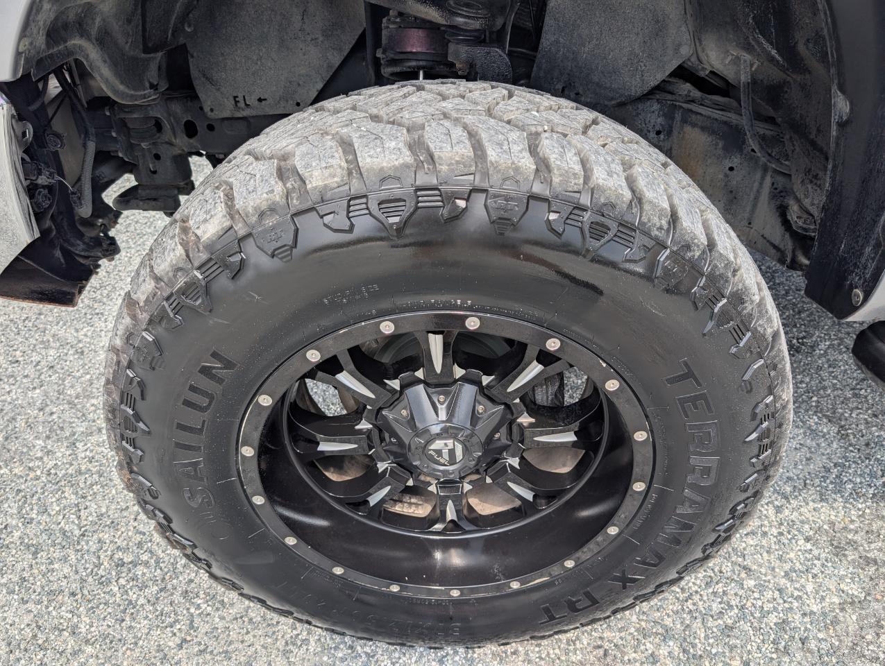Toyota Tundra Limited CrewMax 4WD 2011