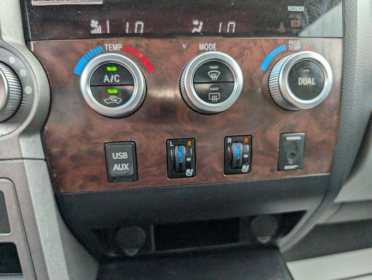 Toyota Tundra Limited CrewMax 4WD 2011