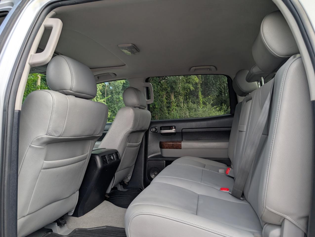 Toyota Tundra Limited CrewMax 4WD 2011