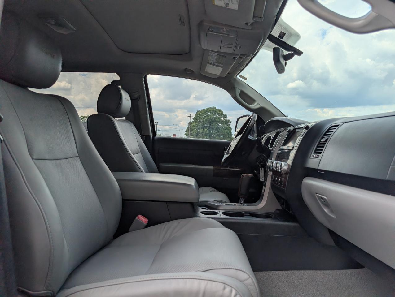 Toyota Tundra Limited CrewMax 4WD 2011