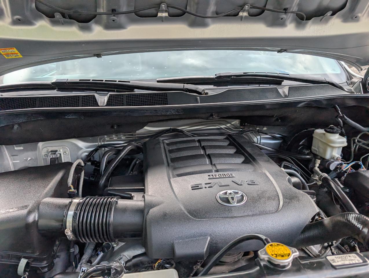 Toyota Tundra Limited CrewMax 4WD 2011