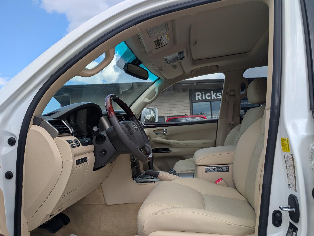 Lexus LX 570  2014