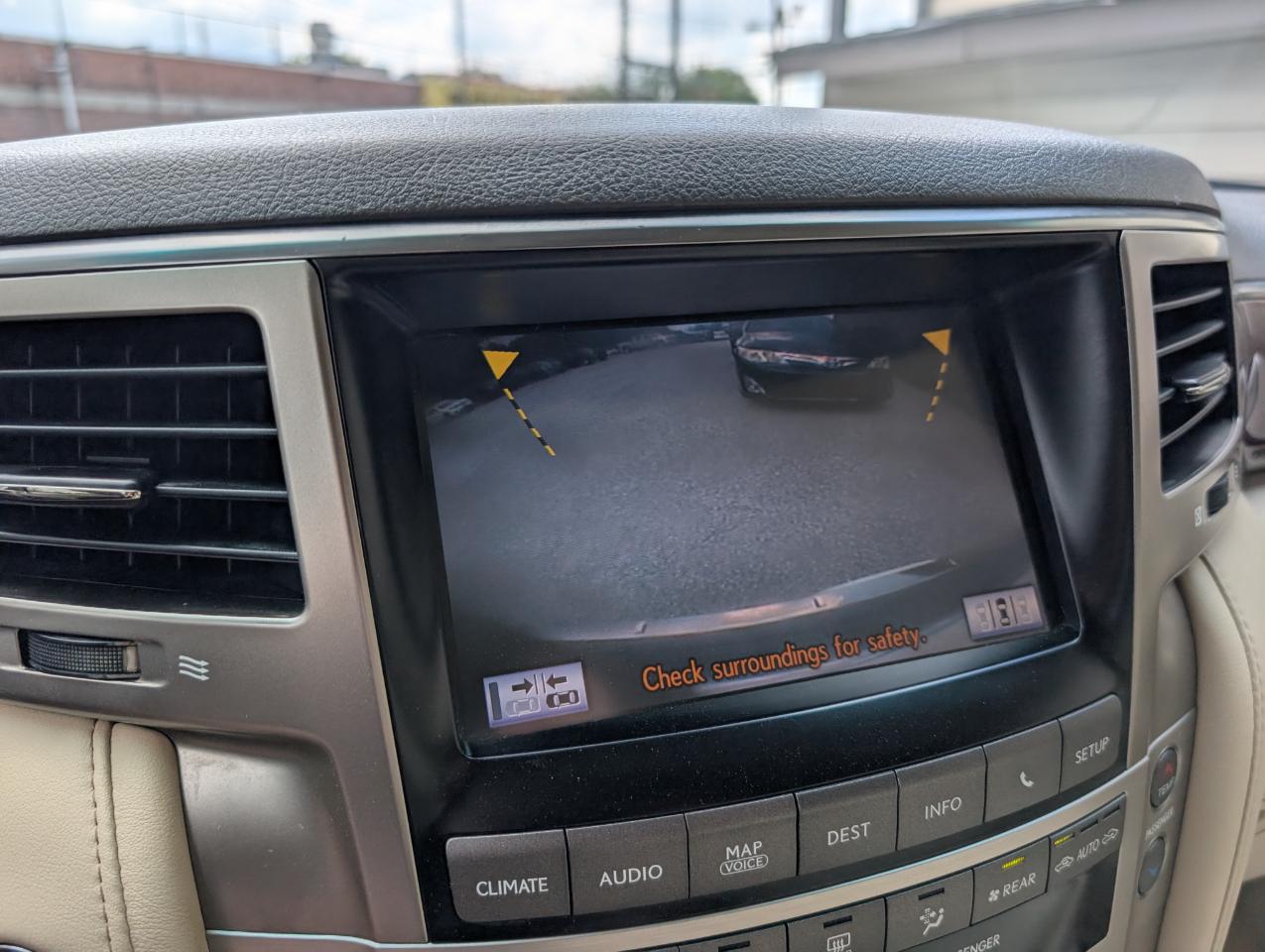 Lexus LX 570  2014