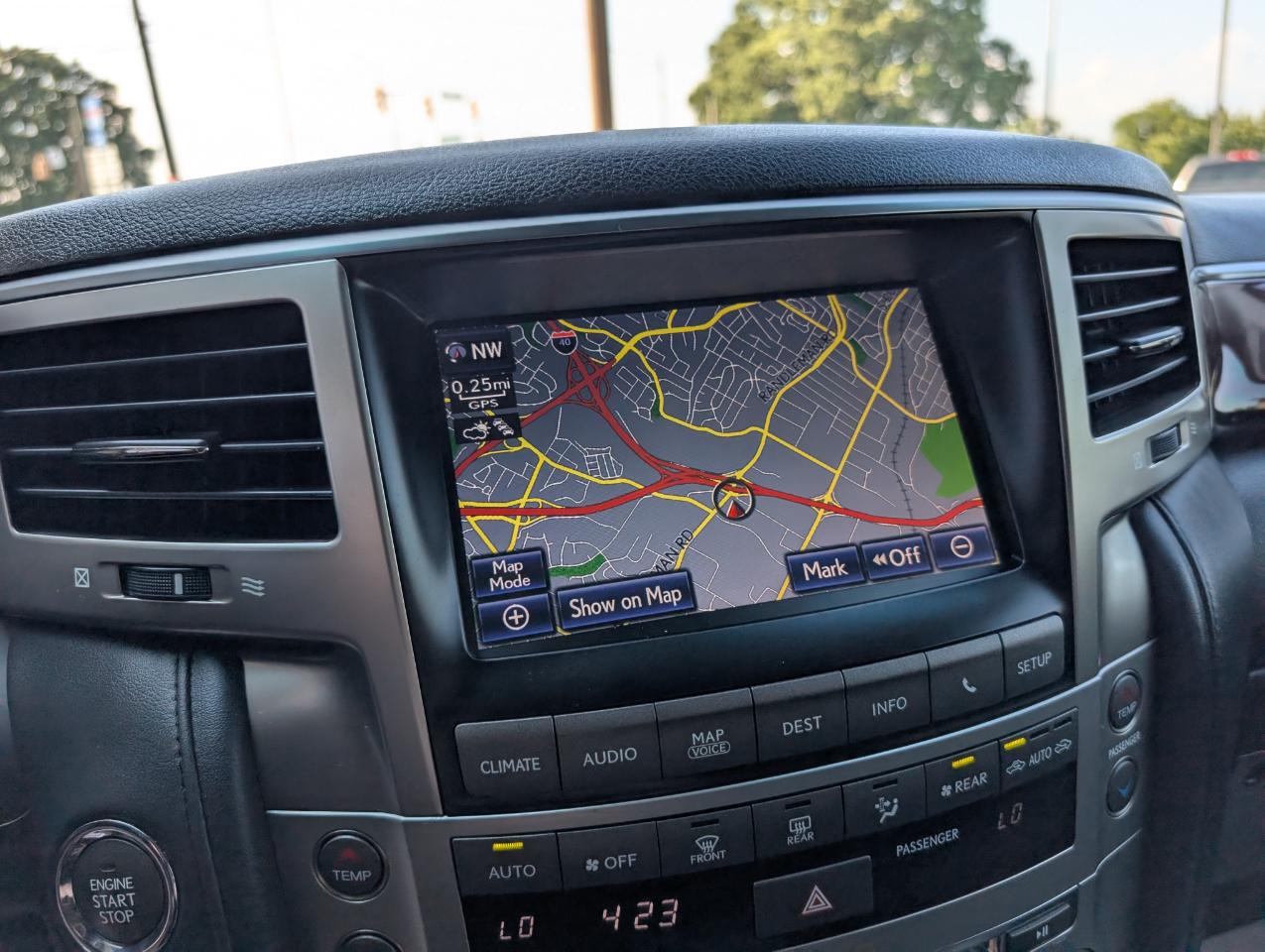 Lexus LX 570  2013