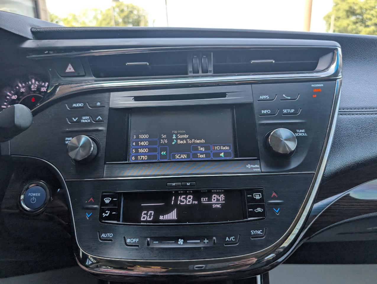 Toyota Avalon Hybrid XLE Touring 2014