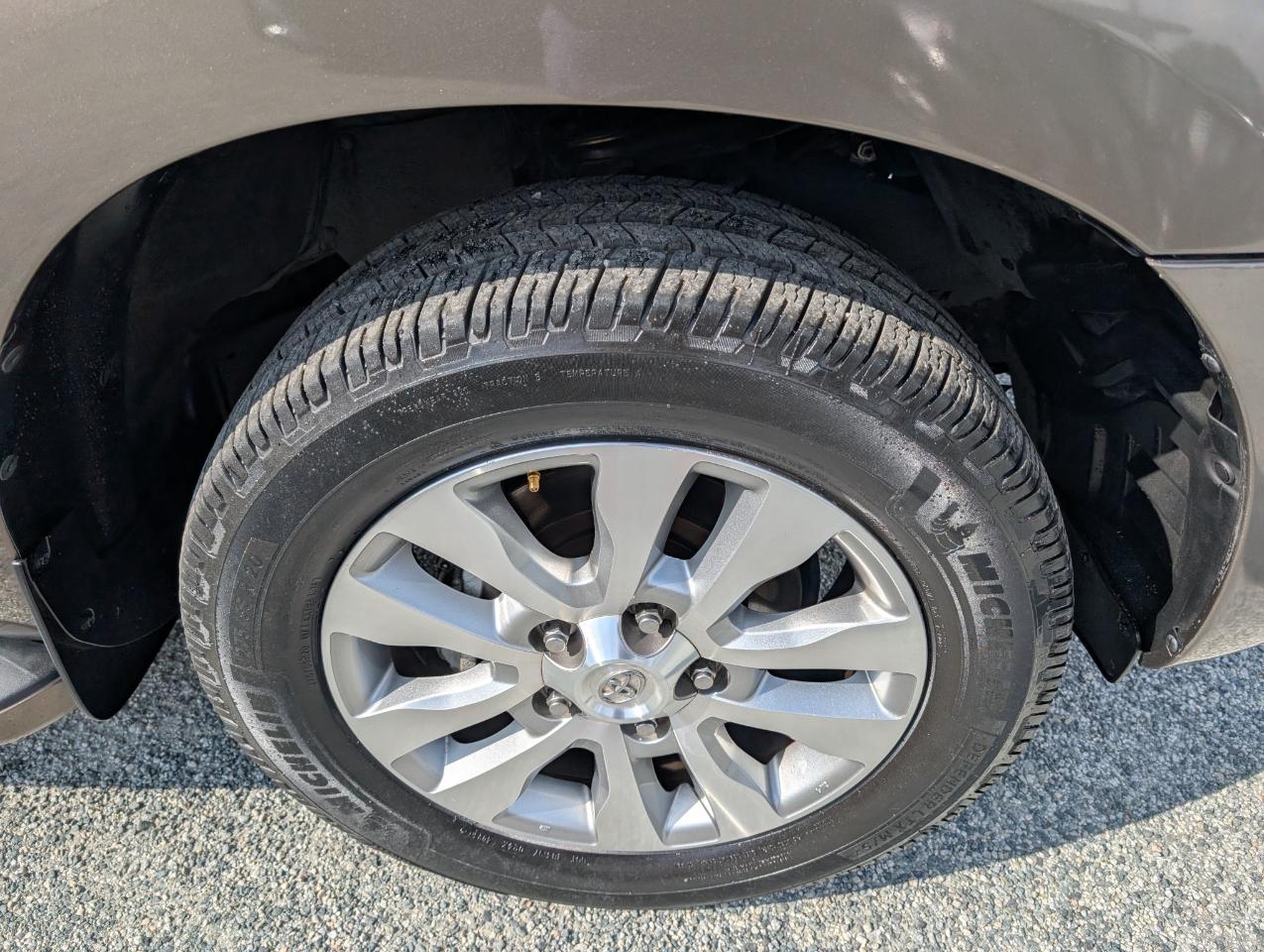 Toyota Sequoia Limited 4WD 2013