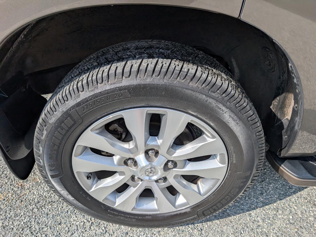 Toyota Sequoia Limited 4WD 2013