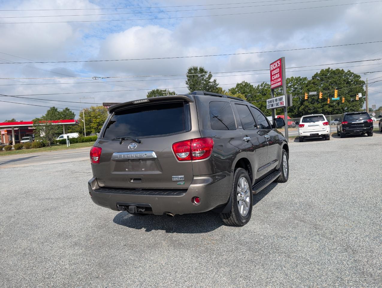 Toyota Sequoia Limited 4WD 2013