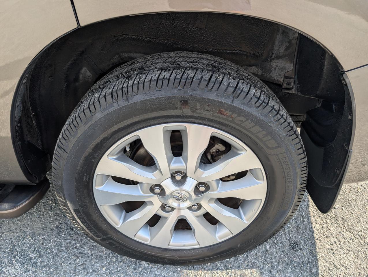 Toyota Sequoia Limited 4WD 2013