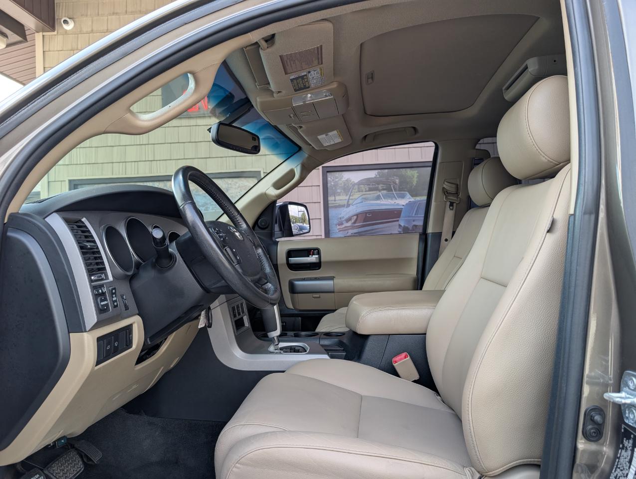 Toyota Sequoia Limited 4WD 2013