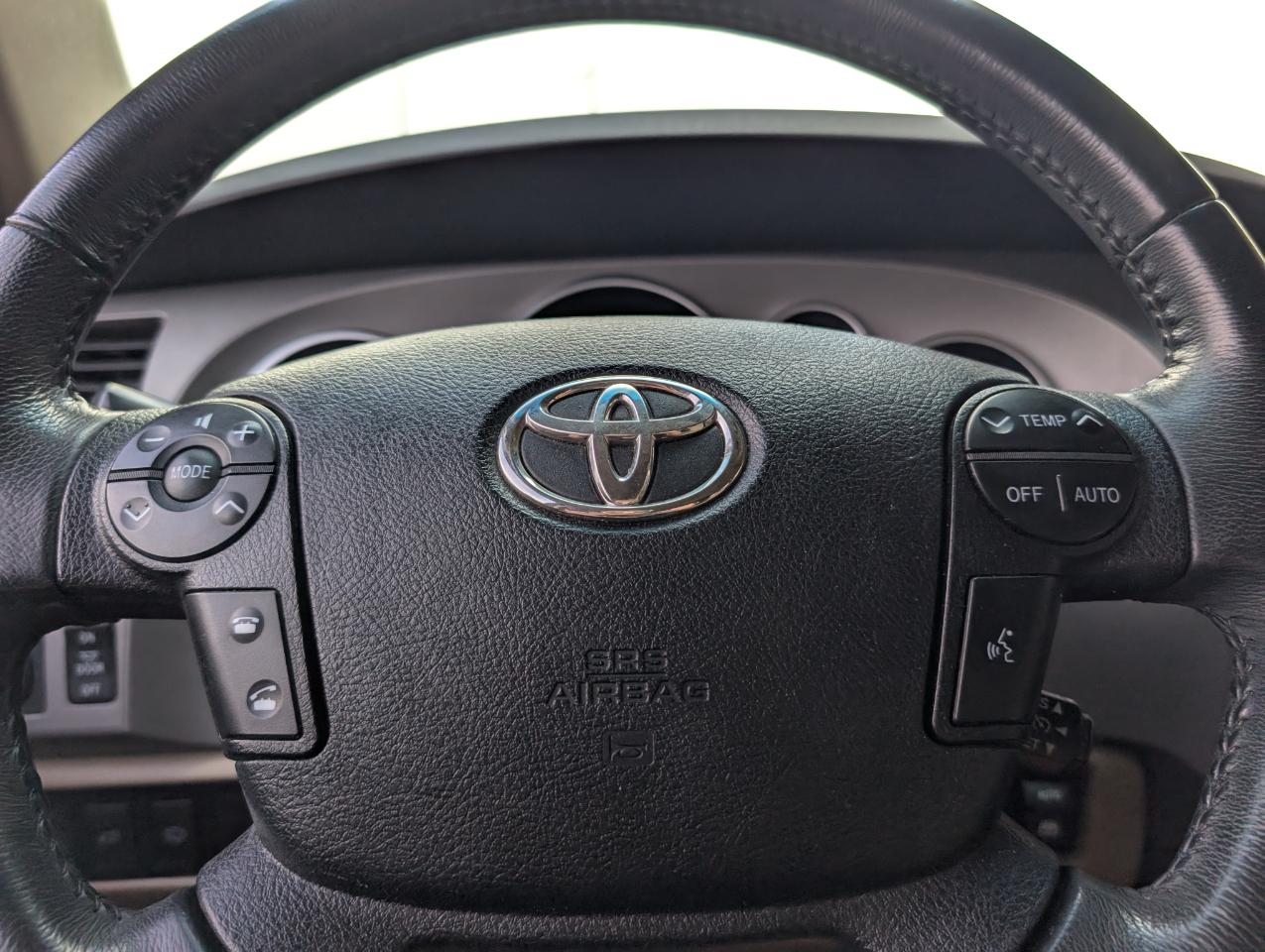 Toyota Sequoia Limited 4WD 2013