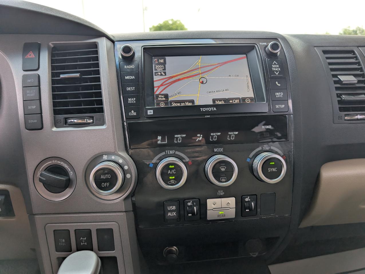 Toyota Sequoia Limited 4WD 2013