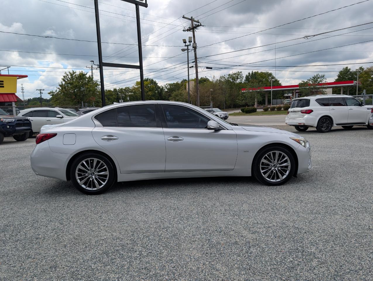 Infiniti Q50 3.0t LUXE 2018