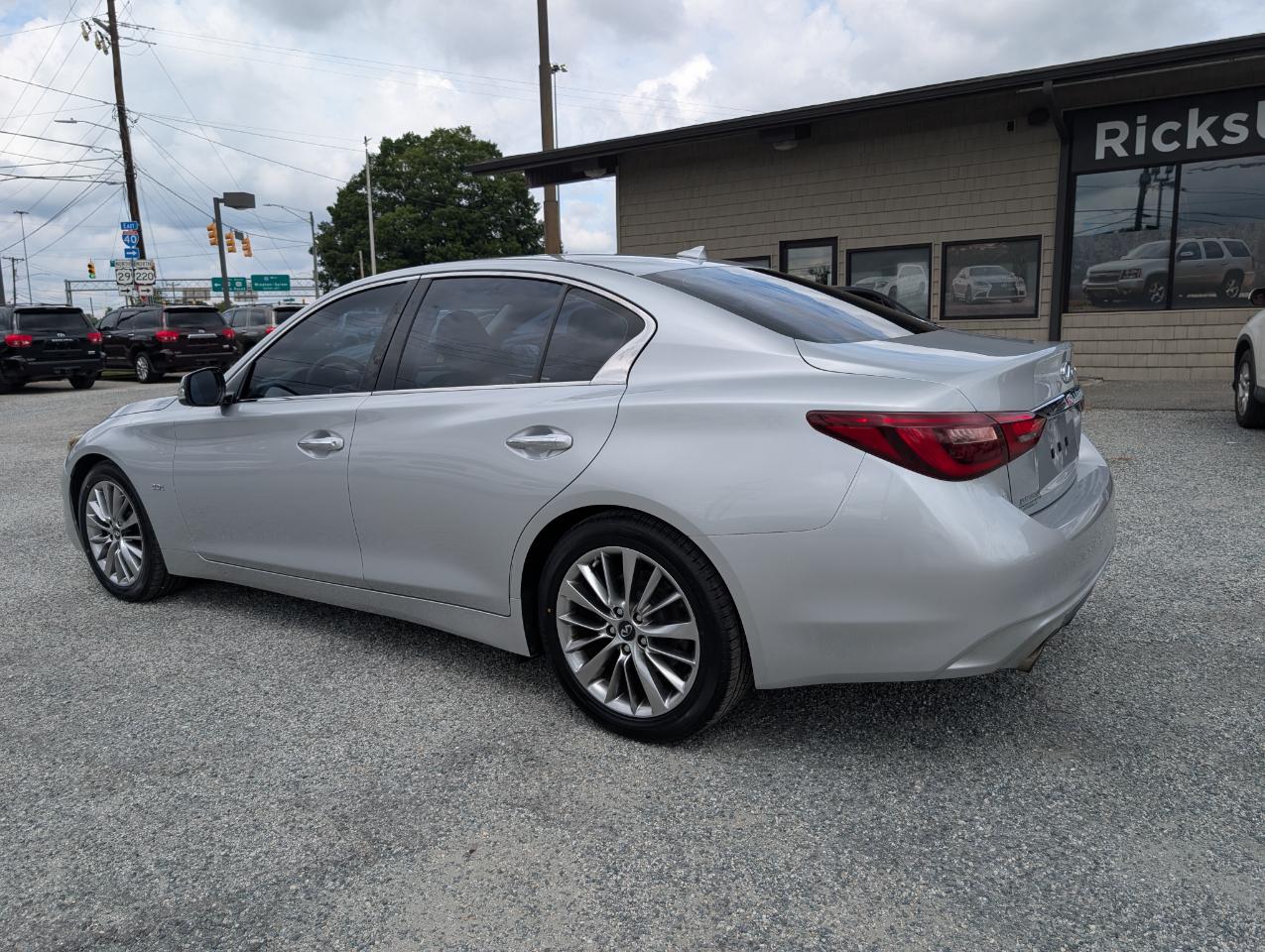 Infiniti Q50 3.0t LUXE 2018