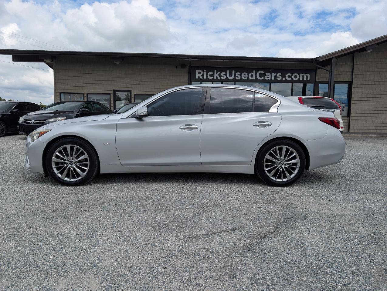 Infiniti Q50 3.0t LUXE 2018