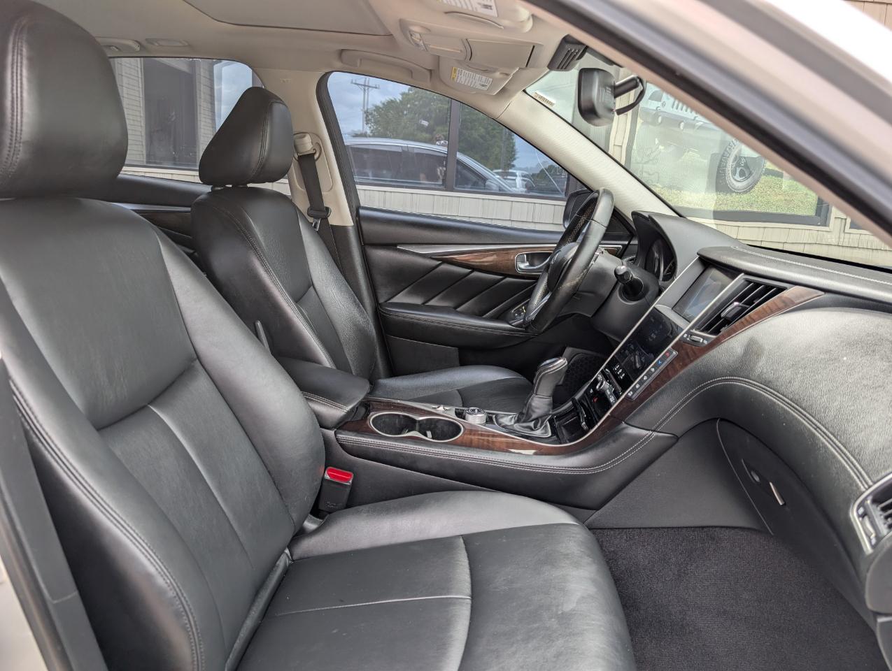 Infiniti Q50 3.0t LUXE 2018