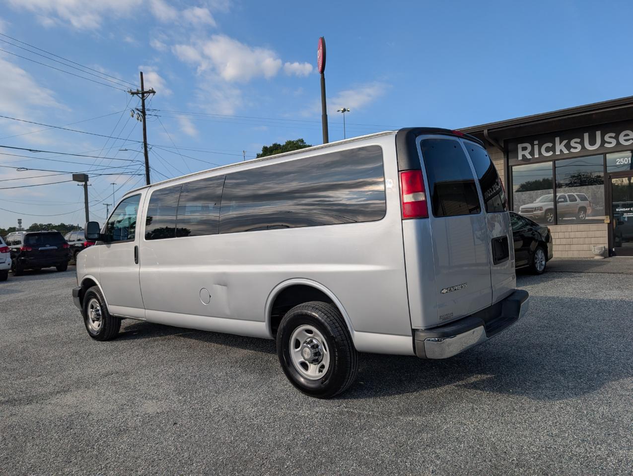 Chevrolet Express Passenger  2017