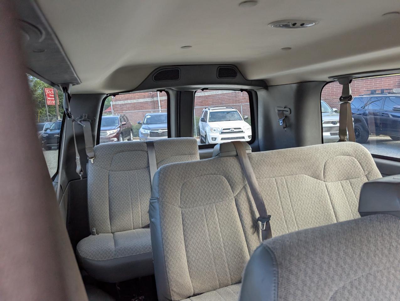 Chevrolet Express Passenger  2017