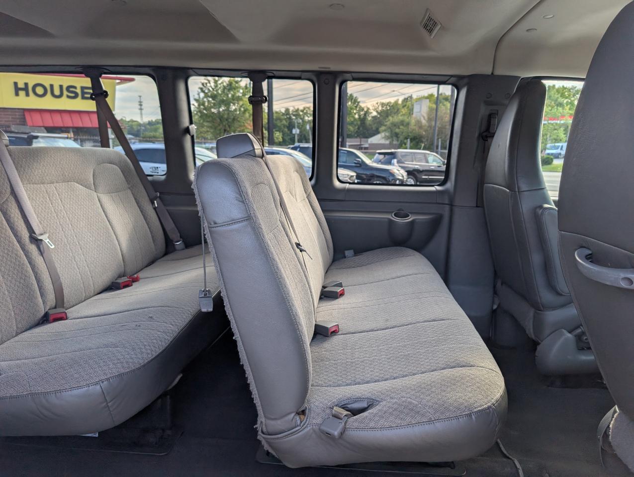 Chevrolet Express Passenger  2017