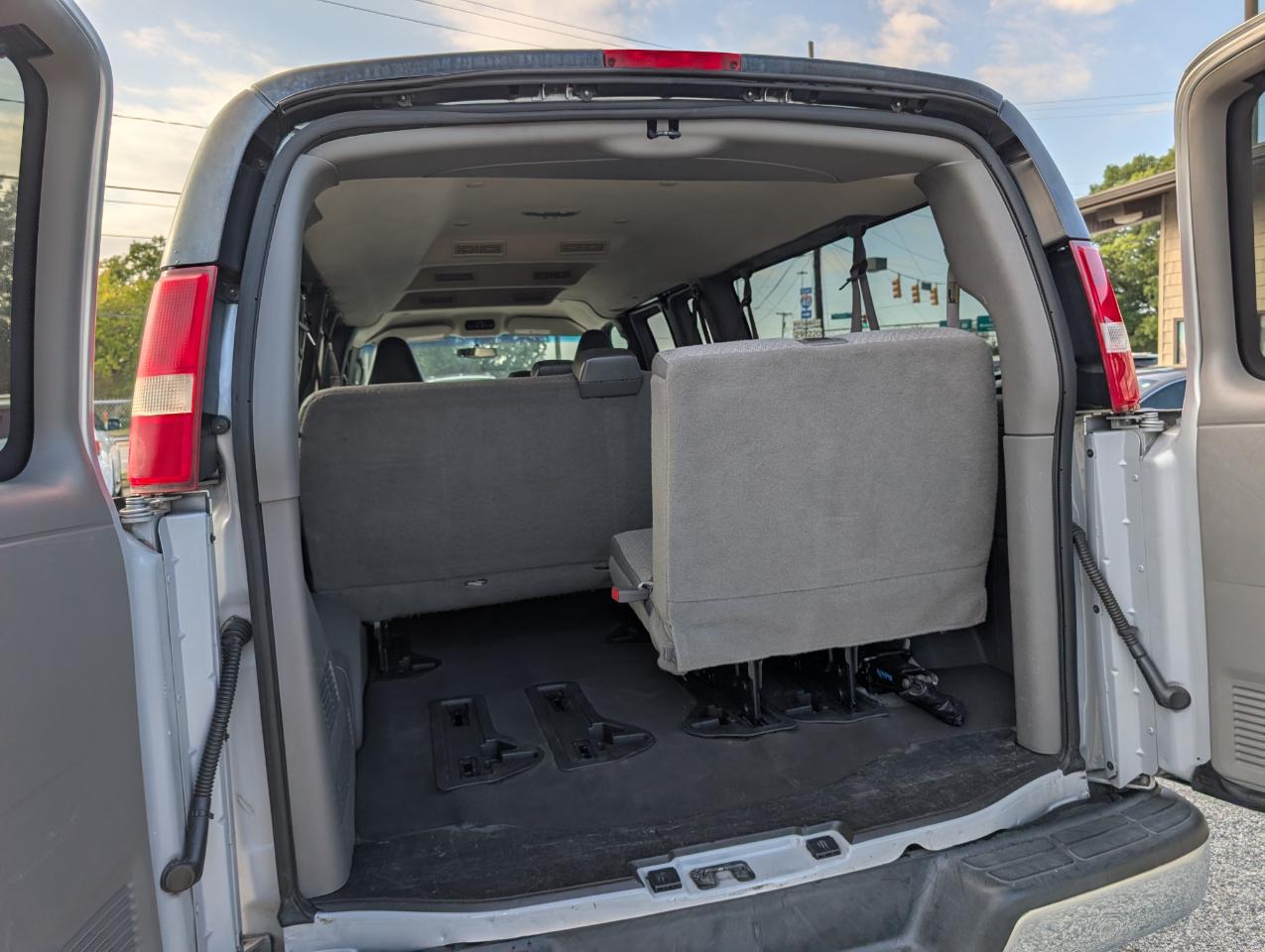 Chevrolet Express Passenger  2017