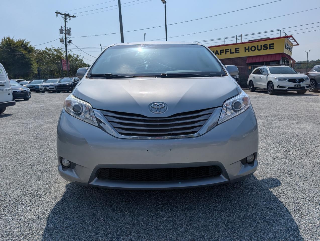 Toyota Sienna  2017