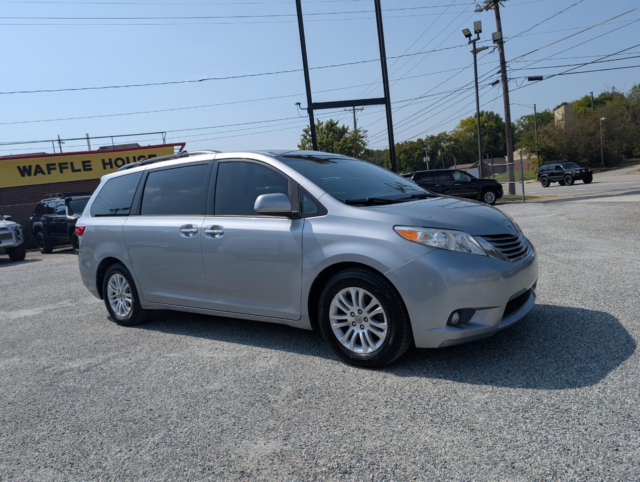 Toyota Sienna  2017