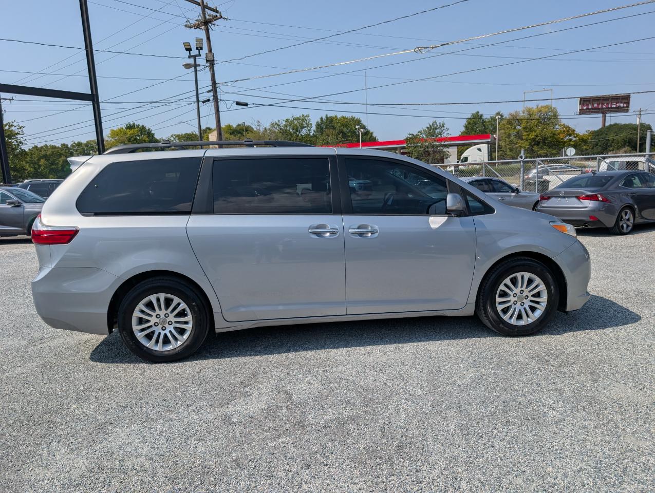 Toyota Sienna  2017