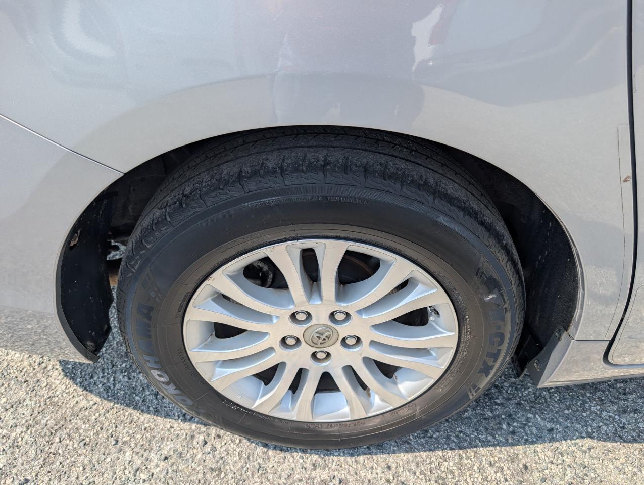 Toyota Sienna  2017